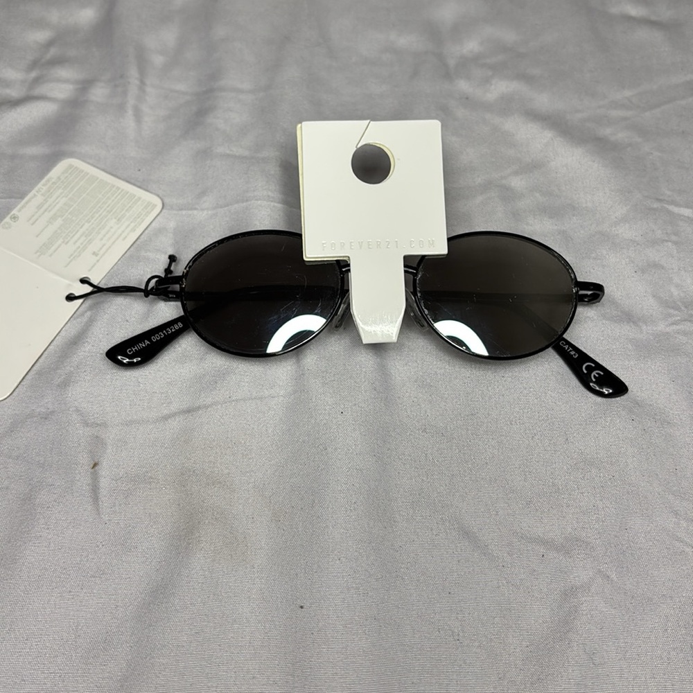 Wire frame sunglasses